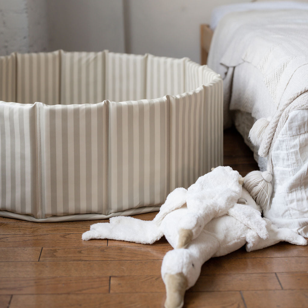 Leather Ball Pit 'Fog Stripe'